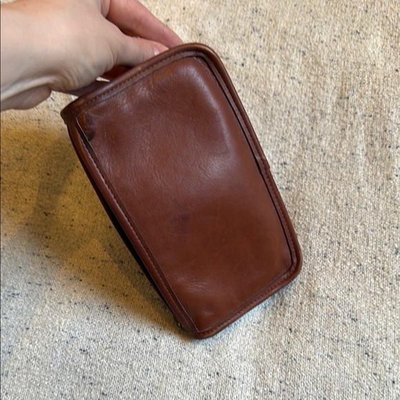 Coach vintage Brown Leather Chunky Case Toiletry Bag - Picture 7 of 8